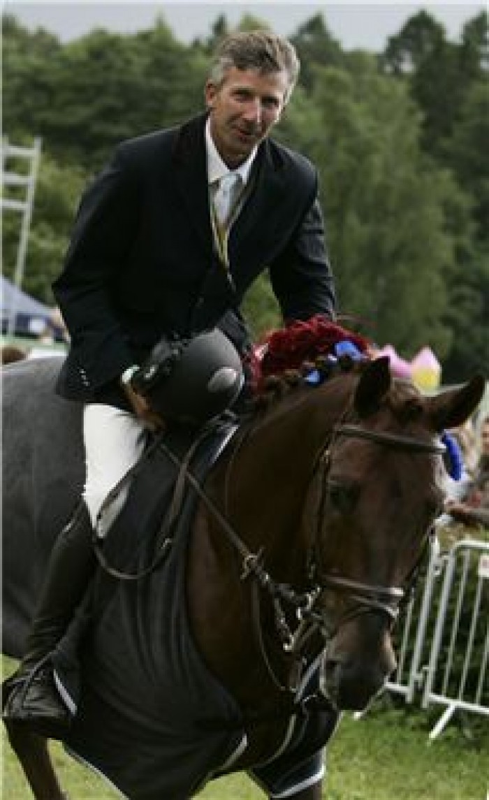 A BIG BOY NAAR DE STALLEN VAN ATHINA ONASIS